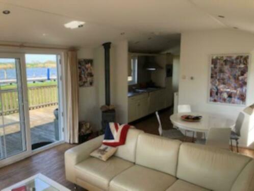Waterchalet Number 6 Recreationpark Yn'E Lijte Grou Met Ligplaats Boot Villa Exterior foto