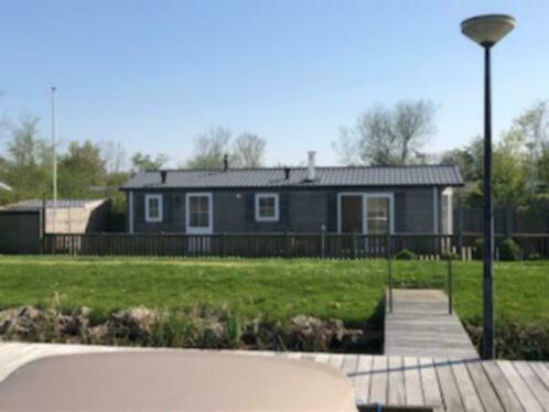 Waterchalet Number 6 Recreationpark Yn'E Lijte Grou Met Ligplaats Boot Villa Exterior foto